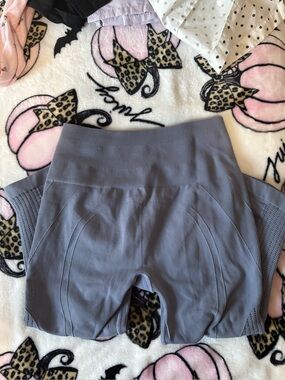 Lululemon Gray/Blue high rise capris